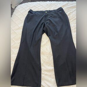 IMAN woman plus 3X short pull on dark gray trousers with pockets